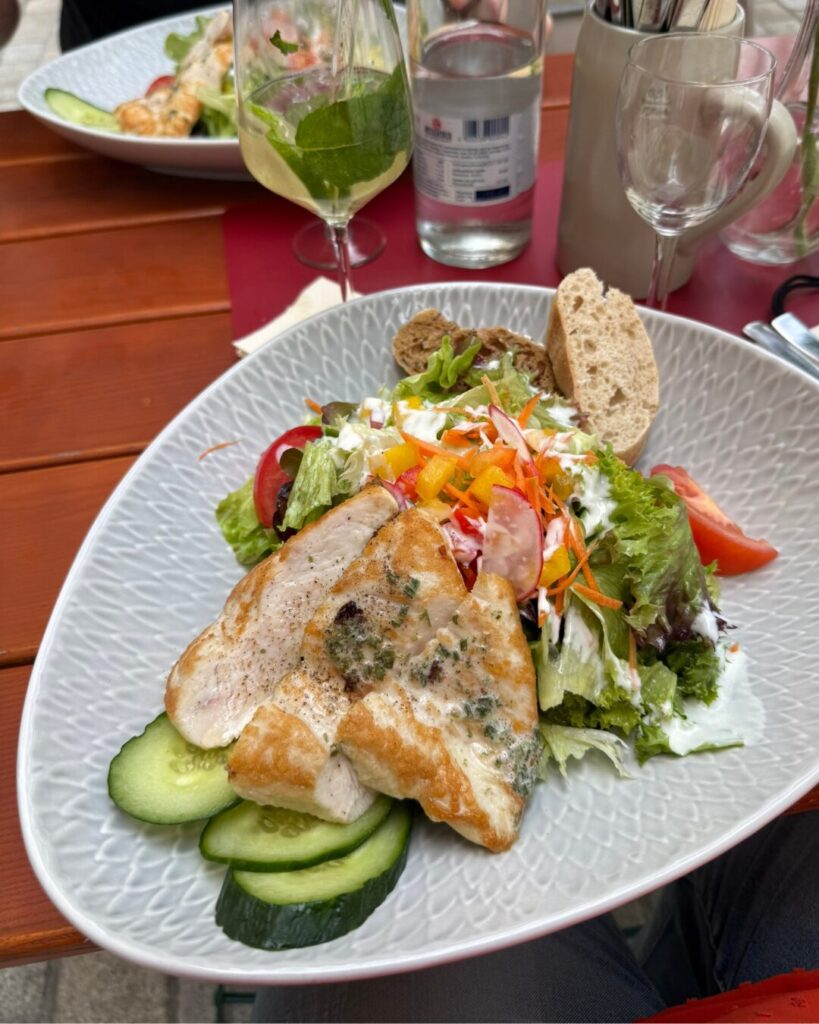 Frische Sommergerichte im Restaurant Erhard